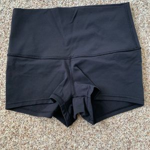 Lululemon short shorts